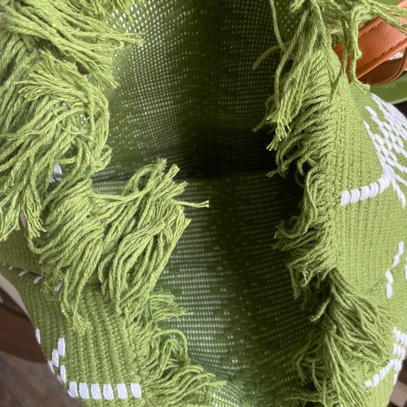 👽 HOST PICK! 👽Green Fringe Tribal Print Tote Purse - Picture 3 of 3